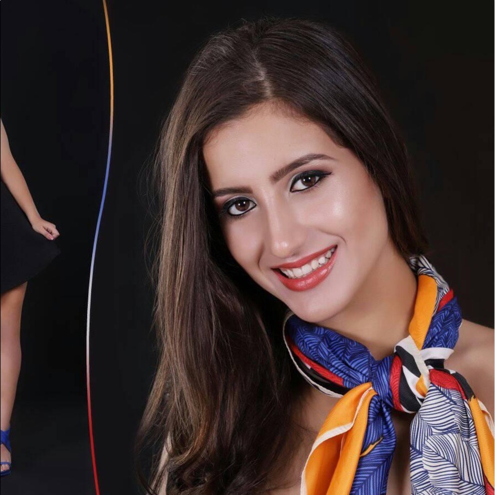 Meet your Posher, Ariana